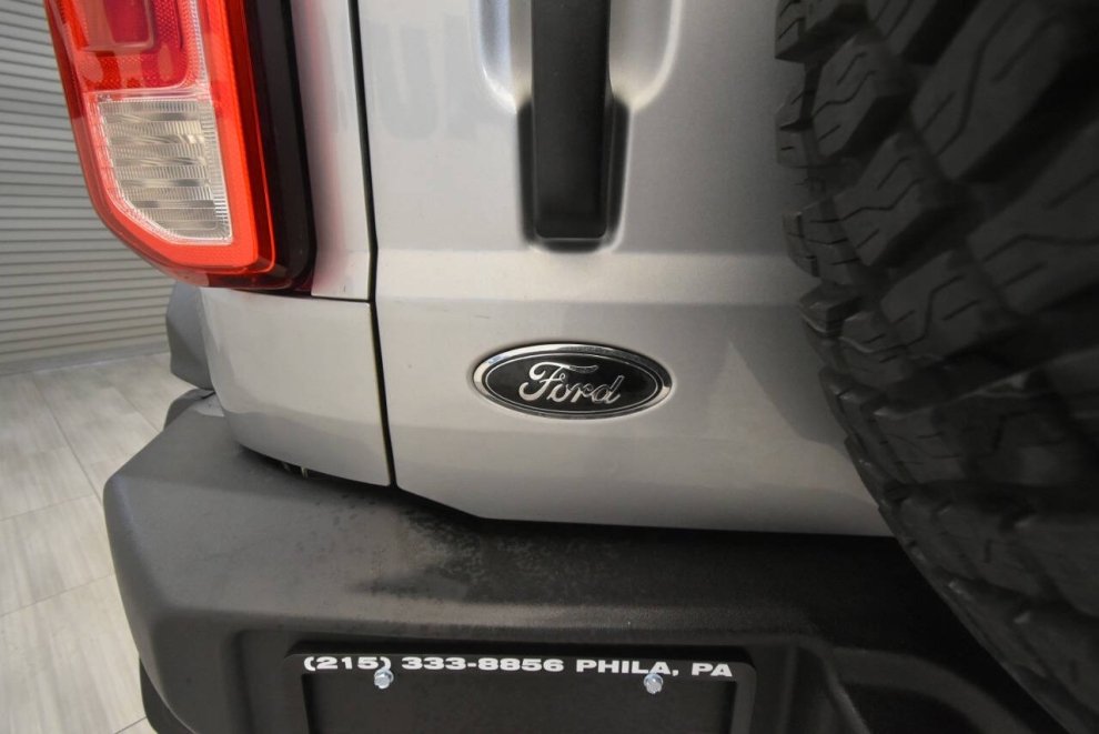 2021 Ford Bronco Base Advanced 4x4 2dr SUV, Silver, Mileage: 77,231 - photo 32