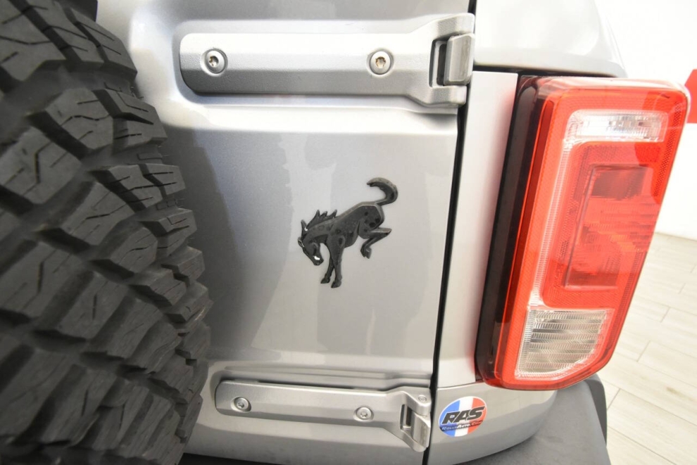 2021 Ford Bronco Base Advanced 4x4 2dr SUV, Silver, Mileage: 77,231 - photo 33