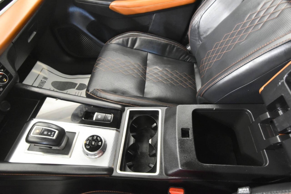 2022 Mitsubishi Outlander SEL AWD 4dr SUV, Silver, Mileage: 21,205 - photo 20