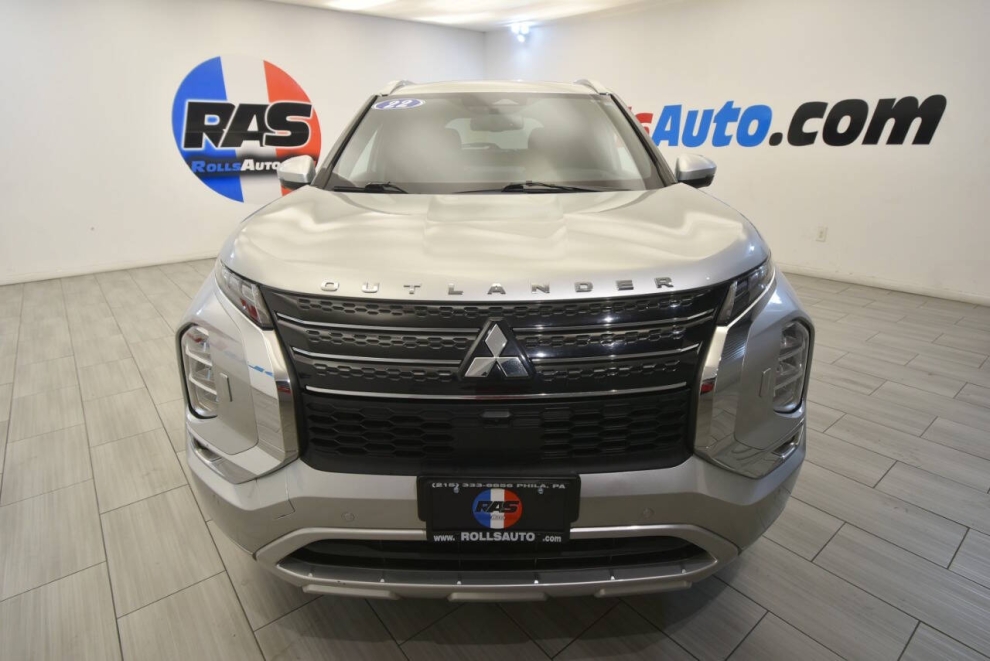 2022 Mitsubishi Outlander SEL AWD 4dr SUV, Silver, Mileage: 21,205 - photo 7