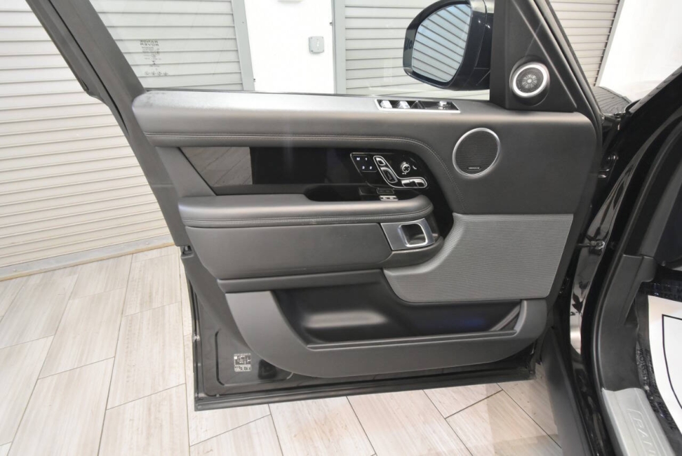 2021 Land Rover Range Rover P525 HSE Westminster Edition AWD 4dr SUV, Black, Mileage: 70,987 - photo 12