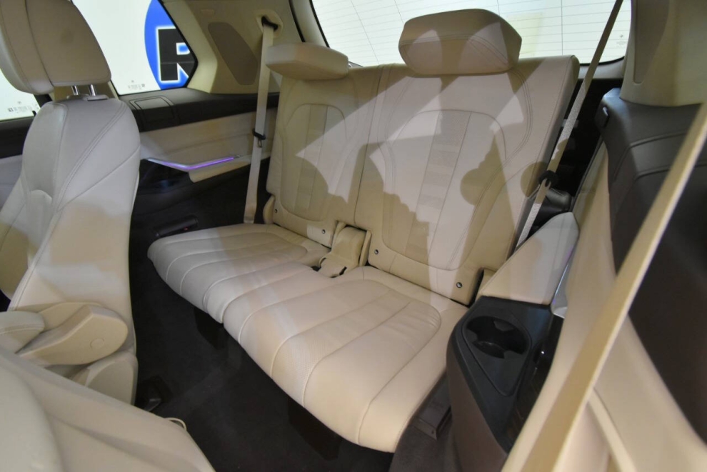 2019 BMW X7 xDrive50i AWD 4dr Sports Activity Vehicle, Gold, Mileage: 84,050 - photo 14
