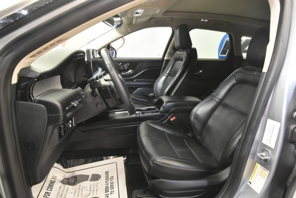 2023 Lincoln Corsair Standard AWD 4dr SUV, Plata, Mileage: 67,004 - photo 12