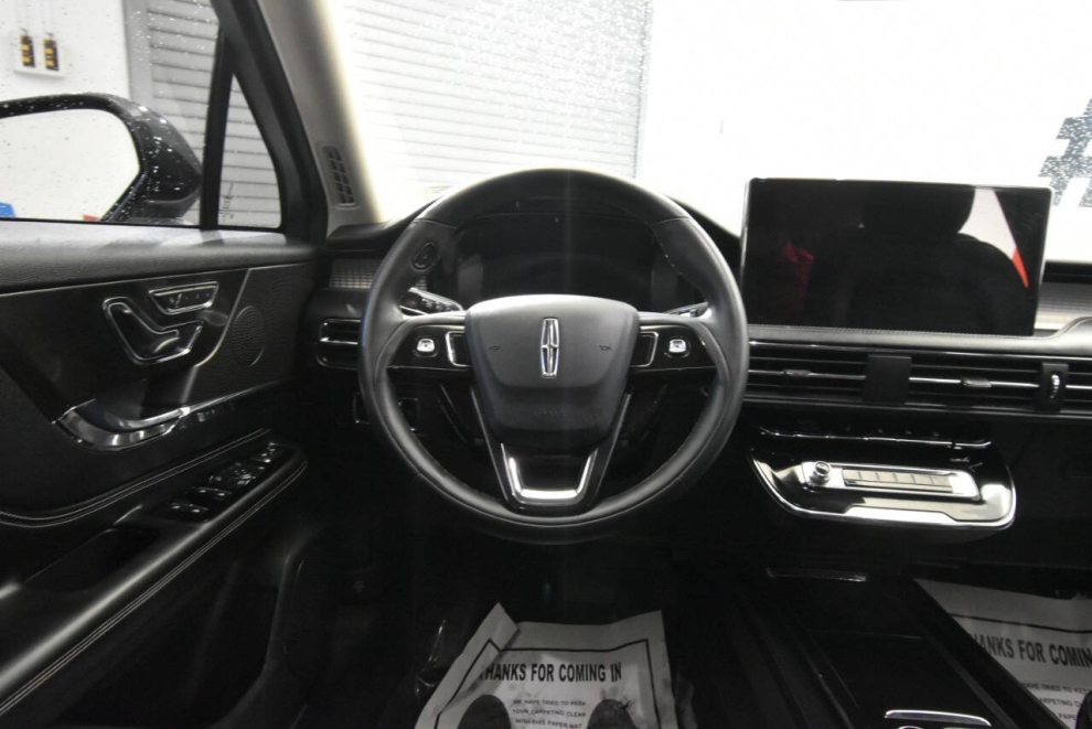 2023 Lincoln Corsair Standard AWD 4dr SUV, Plata, Mileage: 67,004 - photo 20