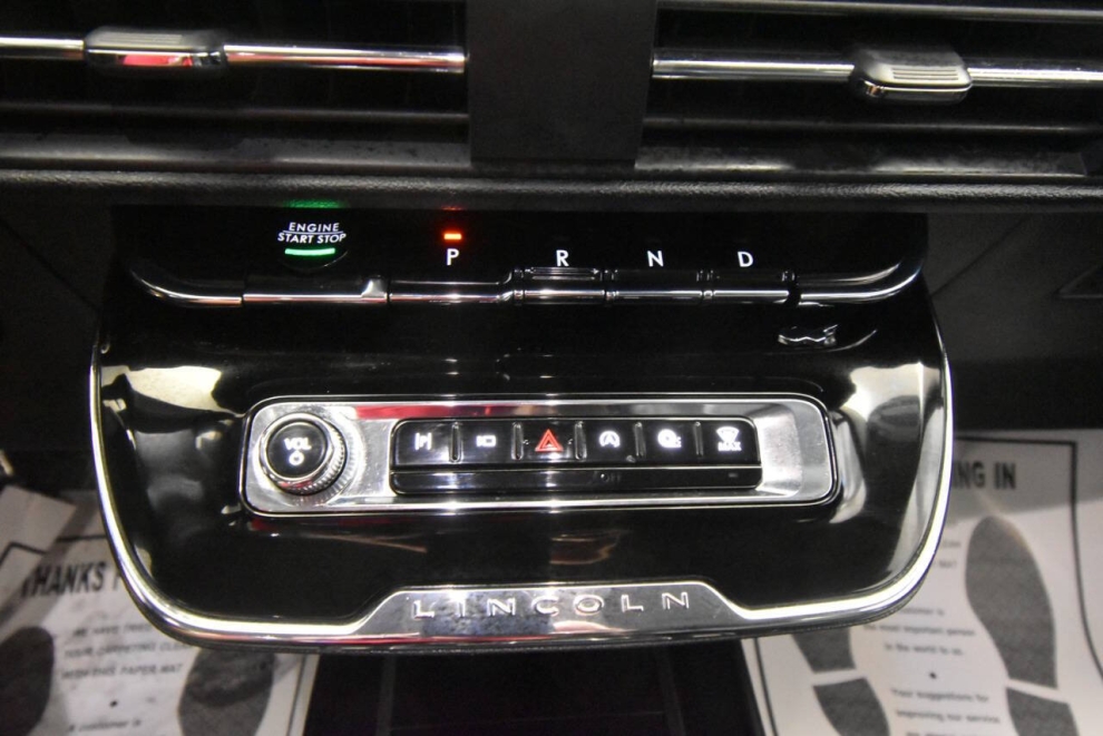 2023 Lincoln Corsair Standard AWD 4dr SUV, Plata, Mileage: 67,004 - photo 22