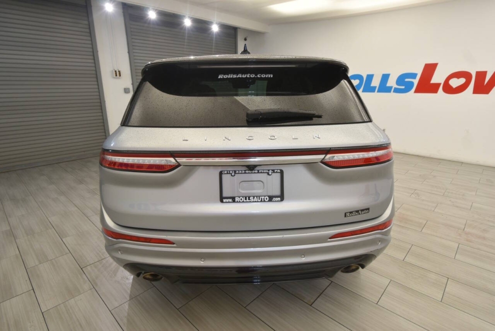 2023 Lincoln Corsair Standard AWD 4dr SUV, Plata, Mileage: 67,004 - photo 3