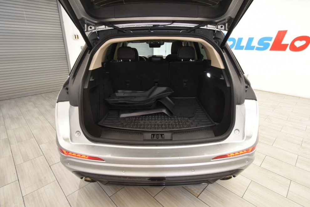 2023 Lincoln Corsair Standard AWD 4dr SUV, Plata, Mileage: 67,004 - photo 34