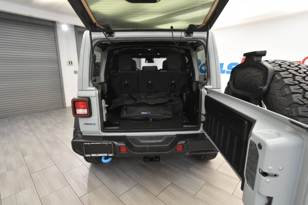 2024 Jeep Wrangler Willys 4xe 4x4 4dr SUV, Gray, Mileage: 57,565 - photo 40