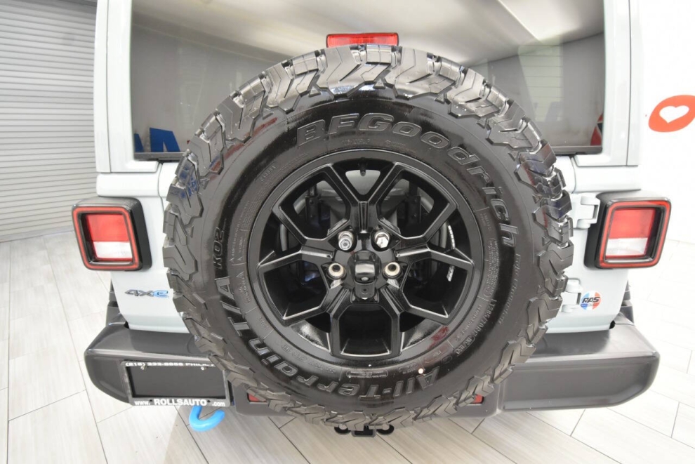 2024 Jeep Wrangler Willys 4xe 4x4 4dr SUV, Gray, Mileage: 57,565 - photo 42