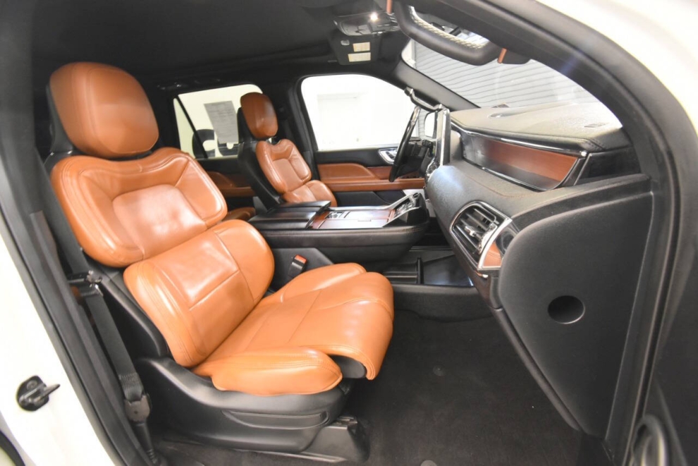 2020 Lincoln Navigator Reserve 4x4 4dr SUV, White, Mileage: 80,123 - photo 21