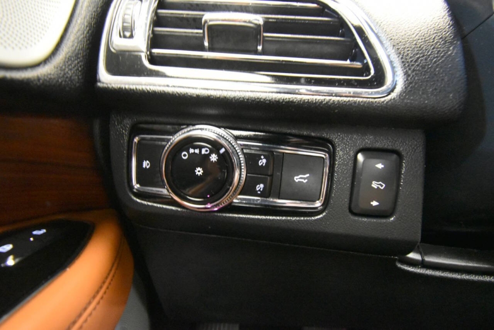 2020 Lincoln Navigator Reserve 4x4 4dr SUV, White, Mileage: 80,123 - photo 35