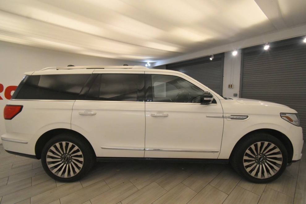 2020 Lincoln Navigator Reserve 4x4 4dr SUV, White, Mileage: 80,123 - photo 5