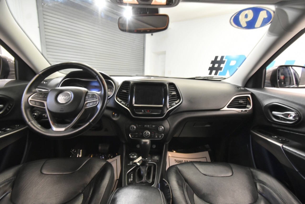 2019 Jeep Cherokee Limited 4x4 4dr SUV, Gray, Mileage: 75,085 - photo 19