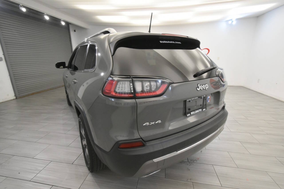 2019 Jeep Cherokee Limited 4x4 4dr SUV, Gray, Mileage: 75,085 - photo 2