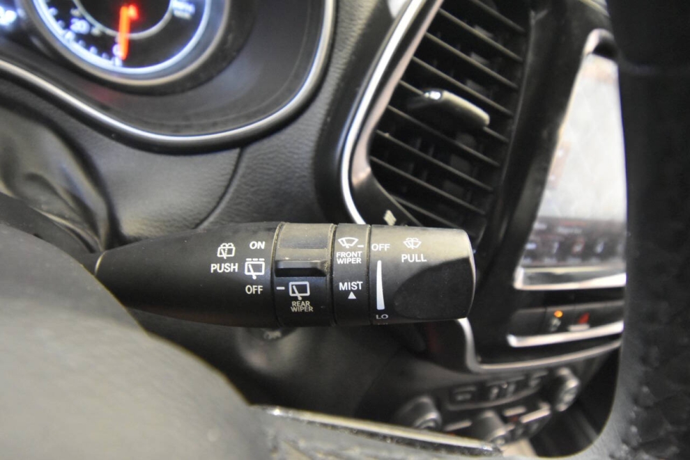 2019 Jeep Cherokee Limited 4x4 4dr SUV, Gray, Mileage: 75,085 - photo 29
