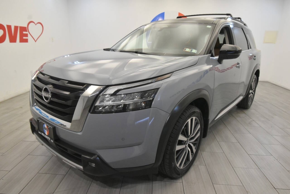 2022 Nissan Pathfinder Platinum AWD 4dr SUV, Gray, Mileage: 108,955 