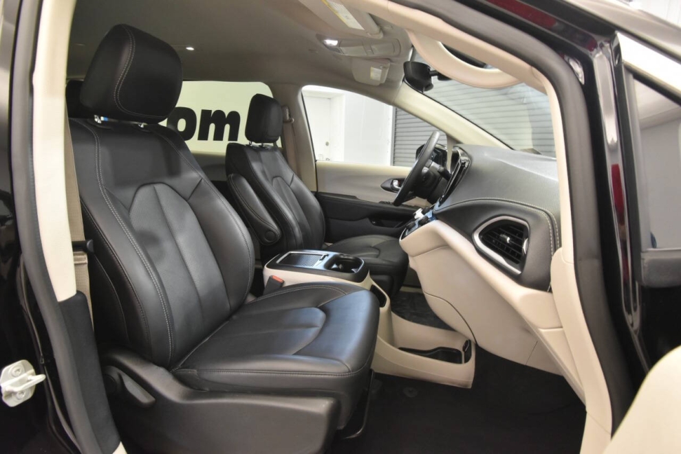 2024 Chrysler Pacifica Plug-In Hybrid Select 4dr Mini Van, Negro, Mileage: 58,115 - photo 20