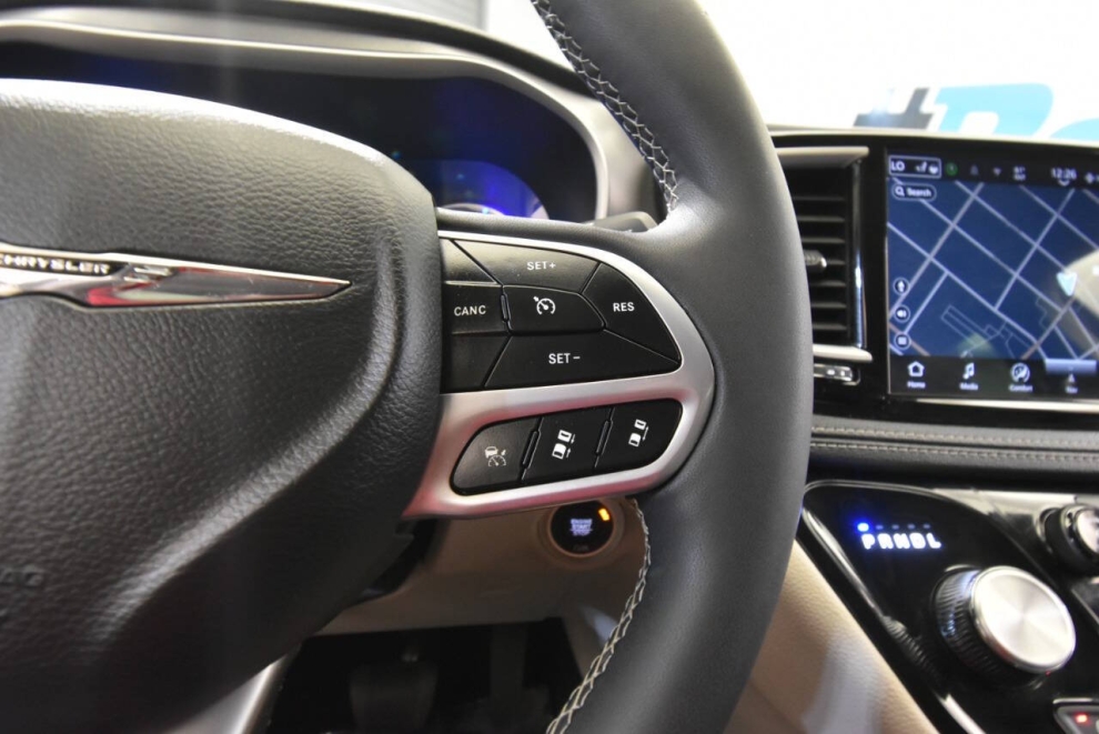 2024 Chrysler Pacifica Plug-In Hybrid Select 4dr Mini Van, Negro, Mileage: 58,115 - photo 31