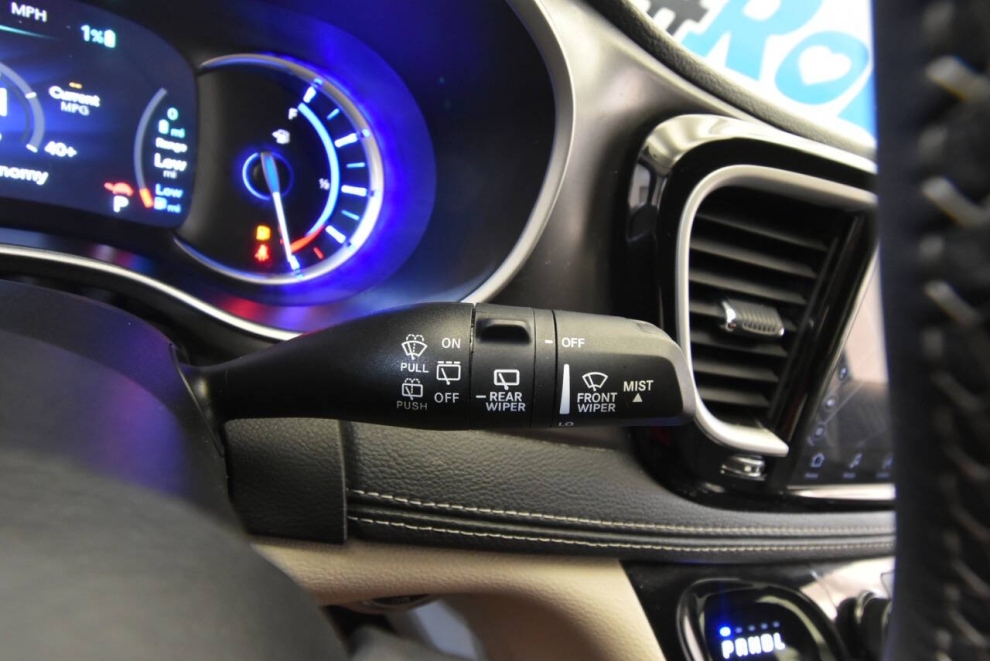2024 Chrysler Pacifica Plug-In Hybrid Select 4dr Mini Van, Negro, Mileage: 58,115 - photo 34