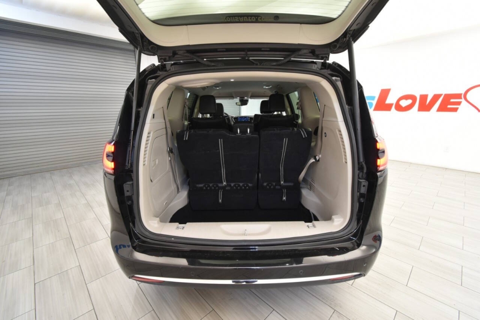 2024 Chrysler Pacifica Plug-In Hybrid Select 4dr Mini Van, Negro, Mileage: 58,115 - photo 37