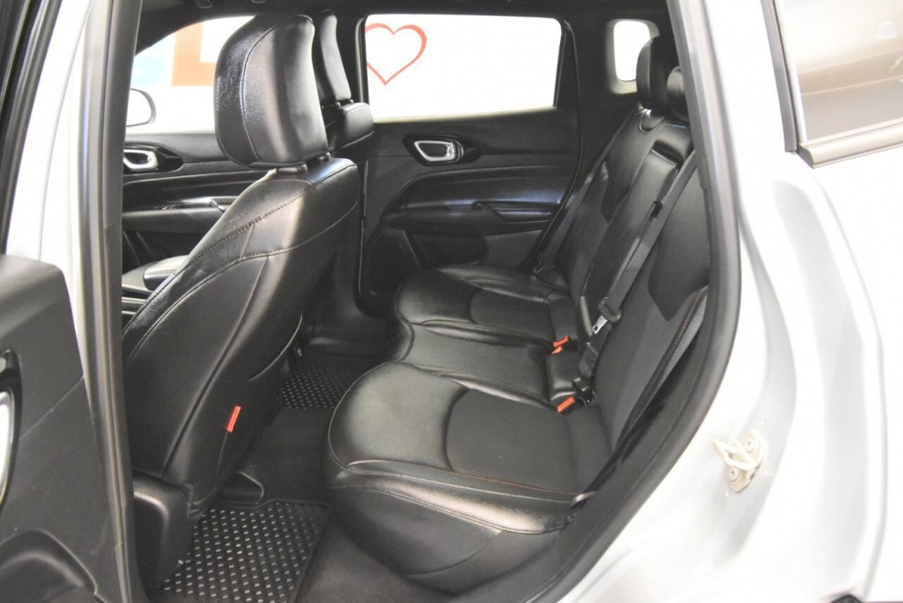 2024 Jeep Compass Trailhawk 4x4 4dr SUV, Silver, Mileage: 47,671 - photo 14