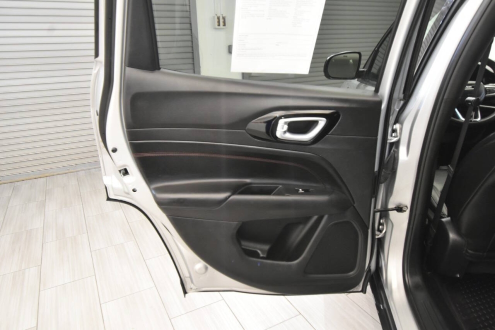 2024 Jeep Compass Trailhawk 4x4 4dr SUV, Silver, Mileage: 47,671 - photo 15