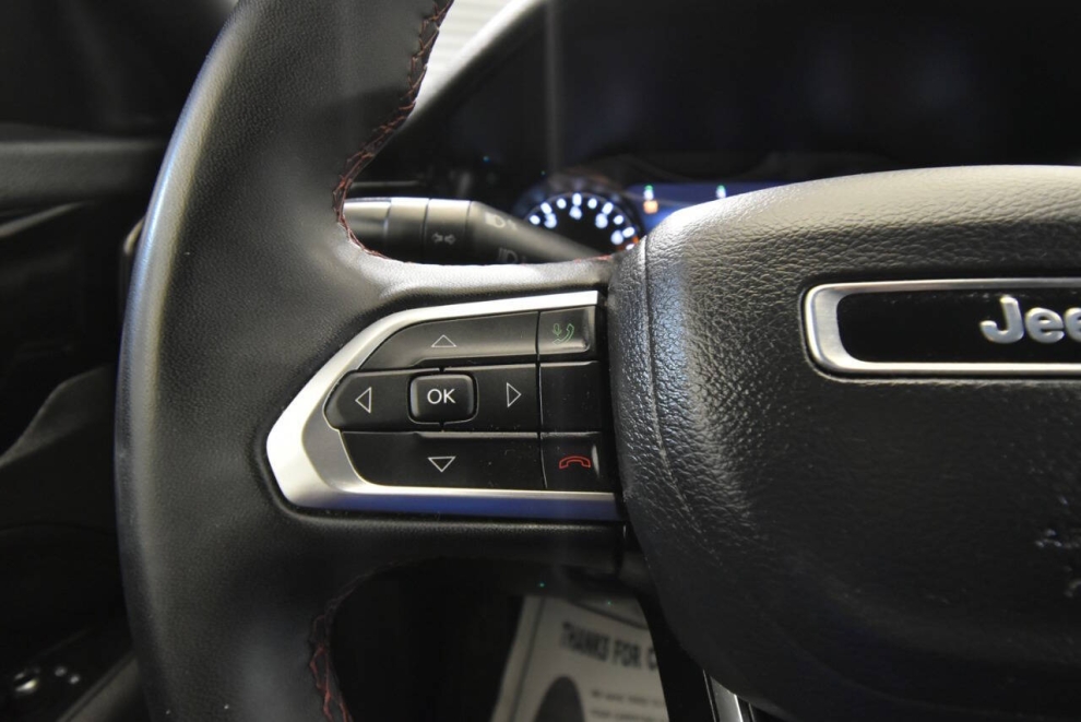 2024 Jeep Compass Trailhawk 4x4 4dr SUV, Silver, Mileage: 47,671 - photo 26