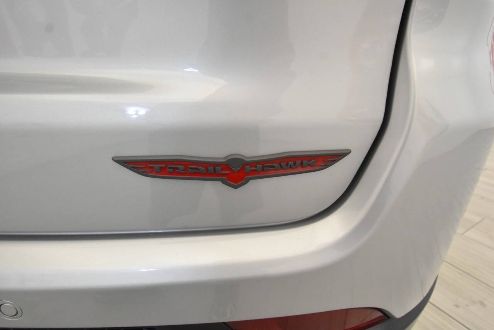 2024 Jeep Compass Trailhawk 4x4 4dr SUV, Silver, Mileage: 47,671 - photo 33