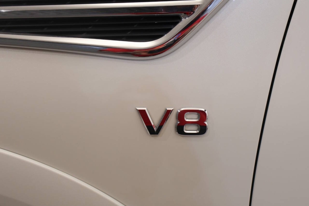2019 Nissan Armada Platinum 4x4 4dr SUV, White, Mileage: 90,370 - photo 10