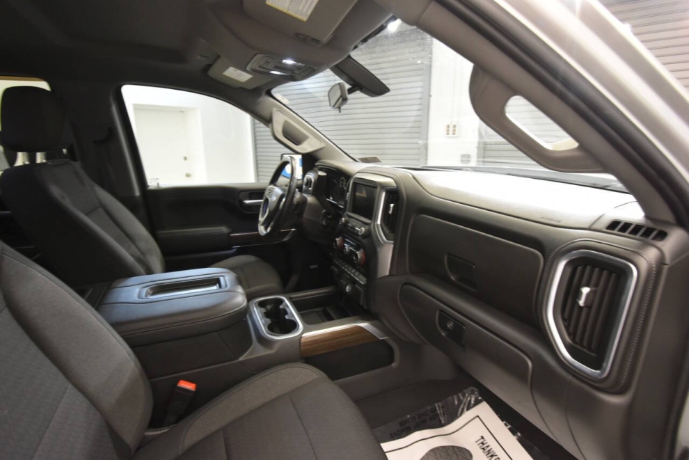 2021 Chevrolet Silverado 1500 RST 4x4 4dr Crew Cab 5.8 ft. SB, Silver, Mileage: 97,868 - photo 17