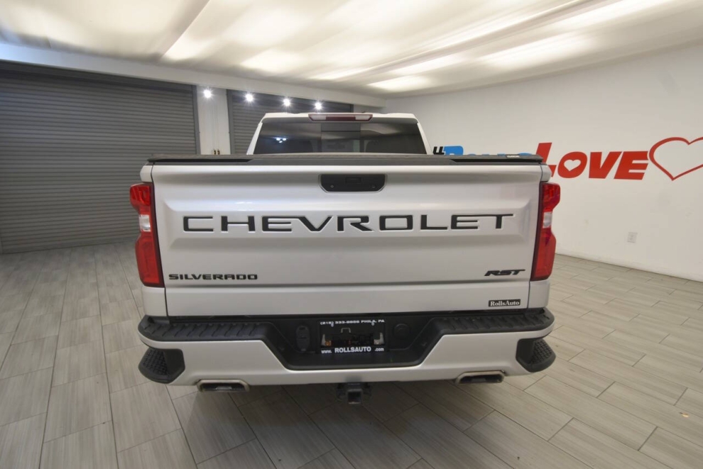 2021 Chevrolet Silverado 1500 RST 4x4 4dr Crew Cab 5.8 ft. SB, Silver, Mileage: 97,868 - photo 3