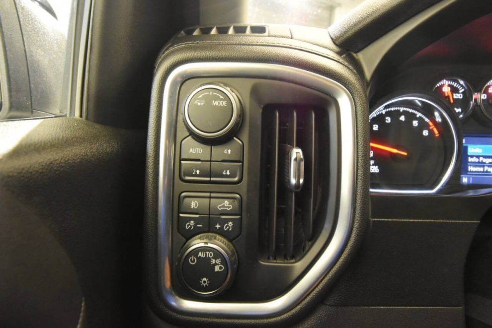2021 Chevrolet Silverado 1500 RST 4x4 4dr Crew Cab 5.8 ft. SB, Silver, Mileage: 97,868 - photo 31