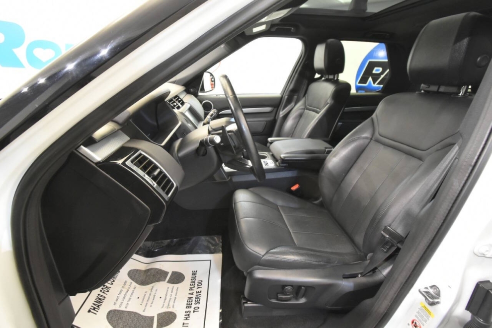 2020 Land Rover Discovery Landmark Edition AWD 4dr SUV, White, Mileage: 76,590 - photo 11