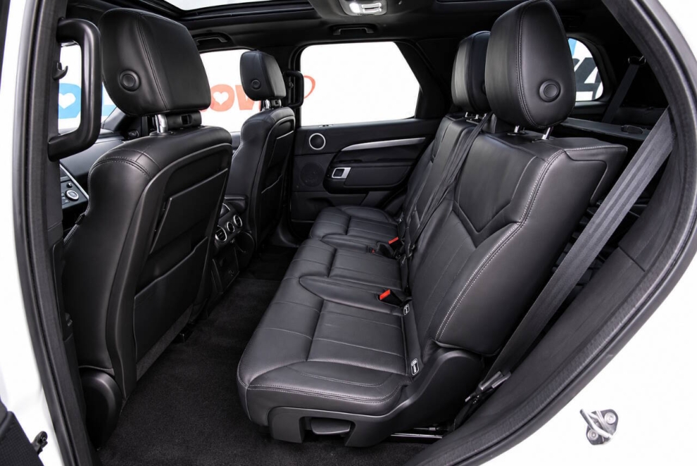 2020 Land Rover Discovery Landmark Edition AWD 4dr SUV, White, Mileage: 76,590 - photo 13