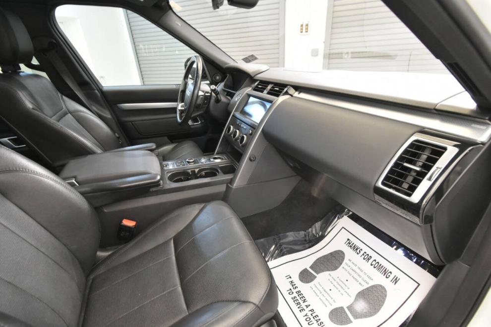 2020 Land Rover Discovery Landmark Edition AWD 4dr SUV, White, Mileage: 76,590 - photo 16
