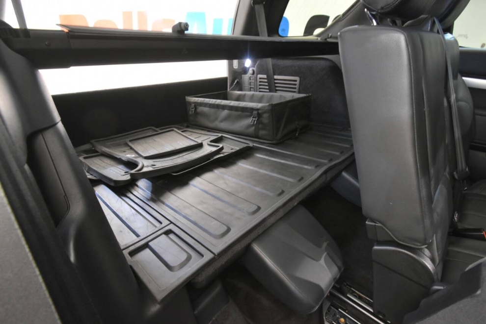 2020 Land Rover Discovery Landmark Edition AWD 4dr SUV, White, Mileage: 76,590 - photo 19