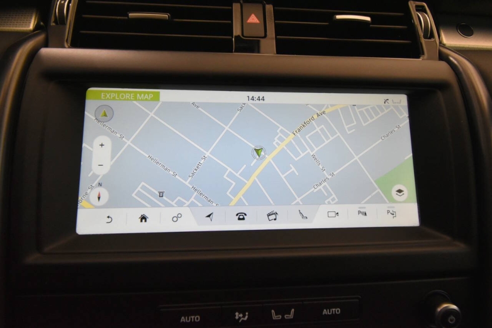 2020 Land Rover Discovery Landmark Edition AWD 4dr SUV, White, Mileage: 76,590 - photo 25