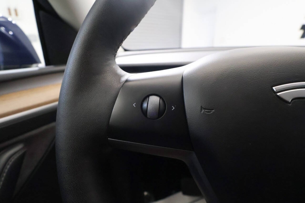 2023 Tesla Model Y Base AWD 4dr Crossover, Blue, Mileage: 45,491 - photo 22