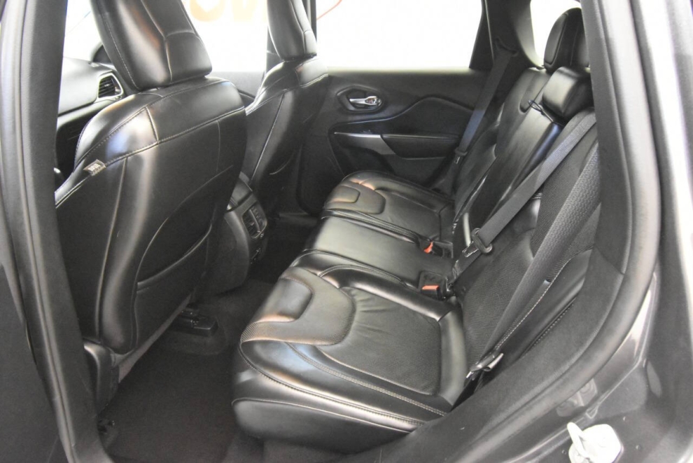 2019 Jeep Cherokee Limited 4x4 4dr SUV, Gray, Mileage: 89,836 - photo 14