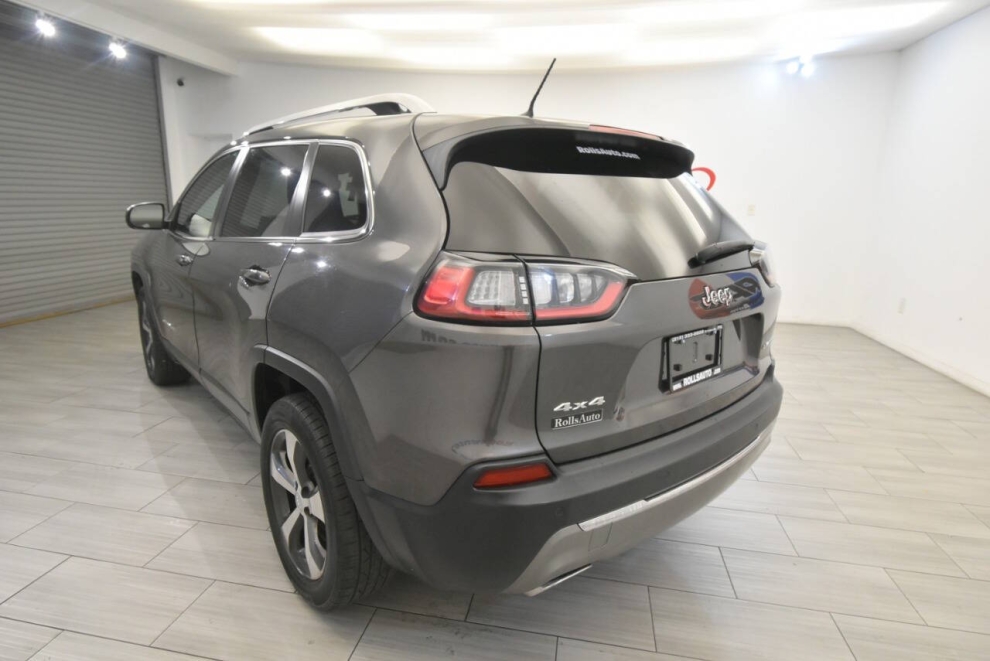 2019 Jeep Cherokee Limited 4x4 4dr SUV, Gray, Mileage: 89,836 - photo 2