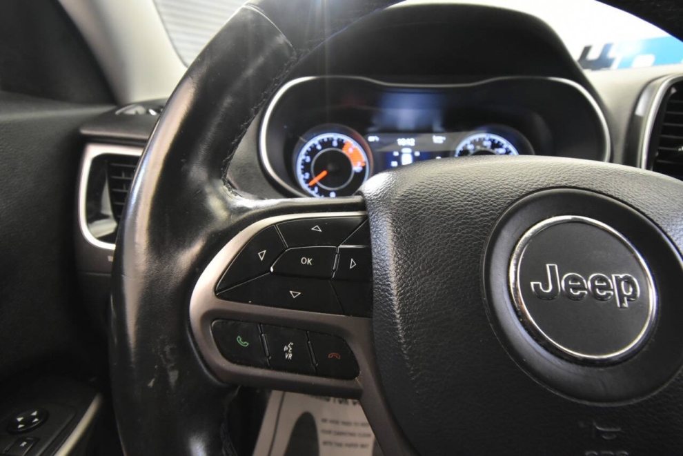 2019 Jeep Cherokee Limited 4x4 4dr SUV, Gray, Mileage: 89,836 - photo 27