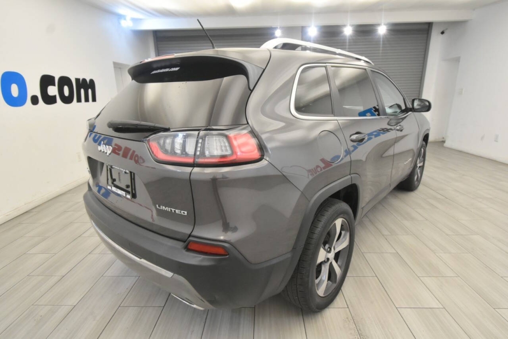 2019 Jeep Cherokee Limited 4x4 4dr SUV, Gray, Mileage: 89,836 - photo 4
