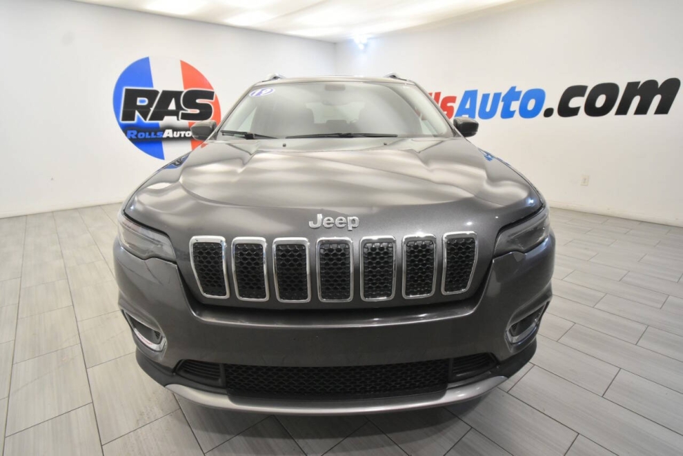 2019 Jeep Cherokee Limited 4x4 4dr SUV, Gray, Mileage: 89,836 - photo 7