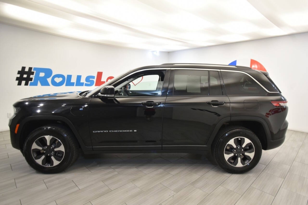 2024 Jeep Grand Cherokee 4xe 4x4 4dr SUV, Black, Mileage: 41,161 - photo 1