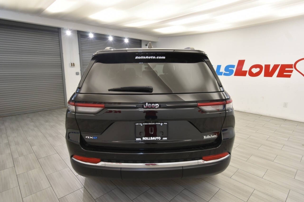 2024 Jeep Grand Cherokee 4xe 4x4 4dr SUV, Black, Mileage: 41,161 - photo 3