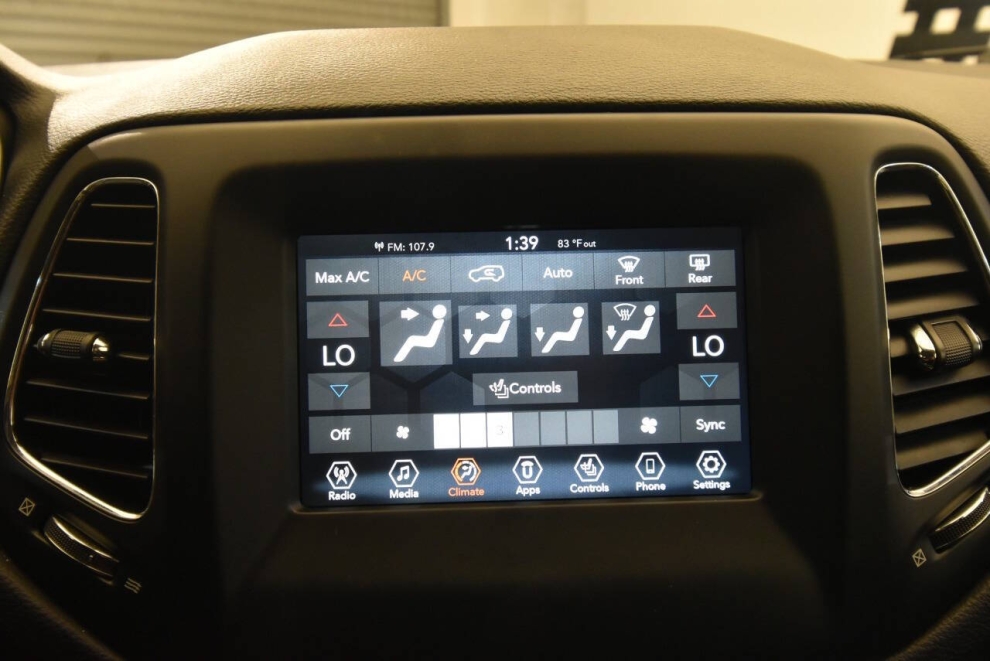 2019 Jeep Compass Altitude 4x4 4dr SUV, Silver, Mileage: 46,017 - photo 23
