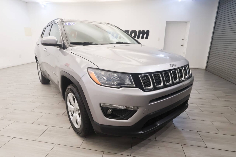 2019 Jeep Compass Altitude 4x4 4dr SUV, Silver, Mileage: 46,017 - photo 6