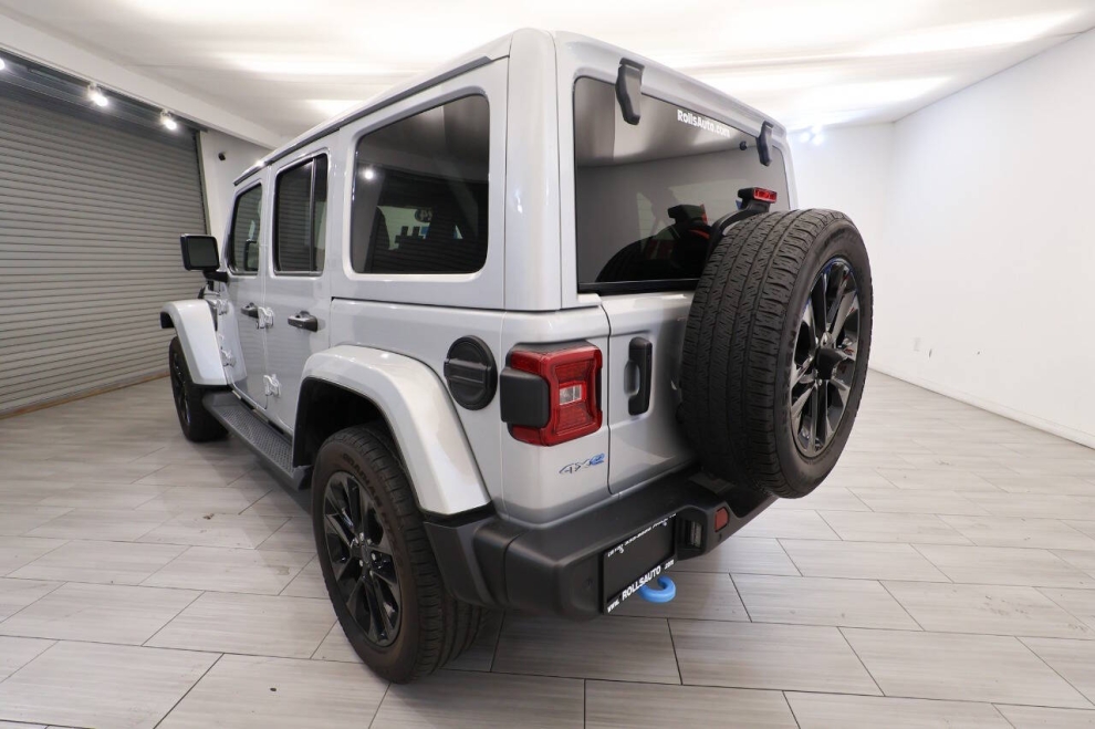 2024 Jeep Wrangler Sahara 4xe 4x4 4dr SUV, Plata, Mileage: 33,849 - photo 2
