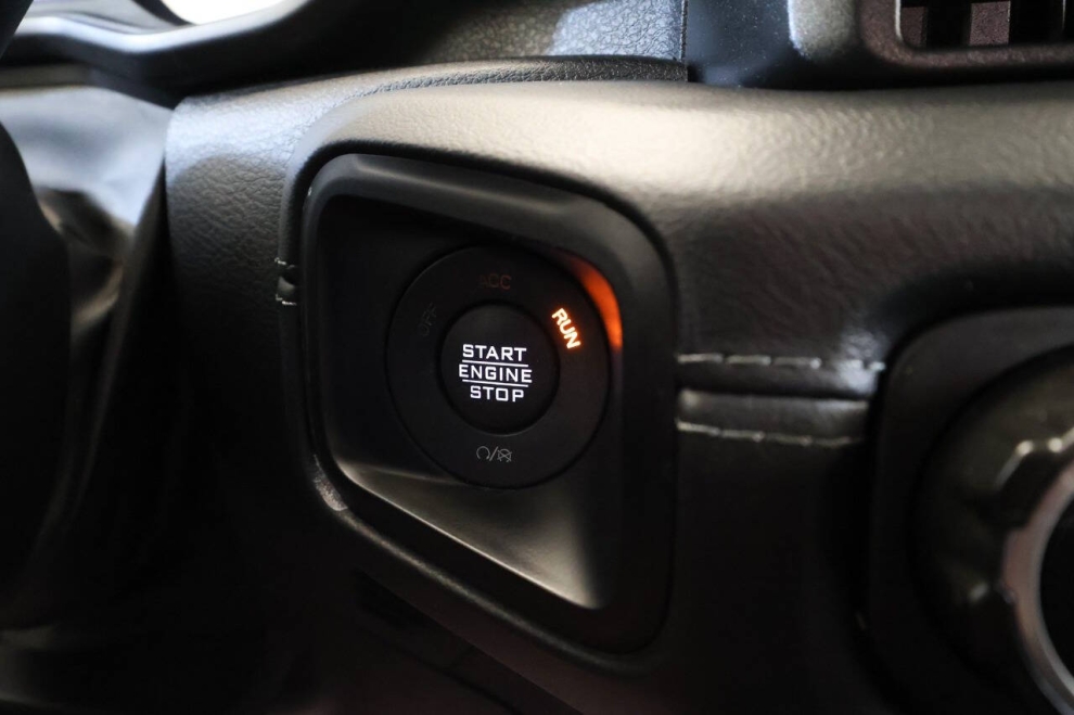 2024 Jeep Wrangler Sahara 4xe 4x4 4dr SUV, Plata, Mileage: 33,849 - photo 29