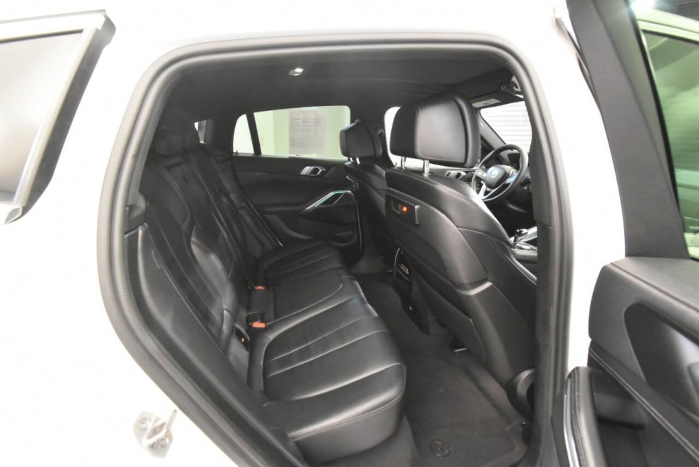 2022 BMW X6 xDrive40i AWD 4dr Sports Activity Coupe, White, Mileage: 72,687 - photo 17